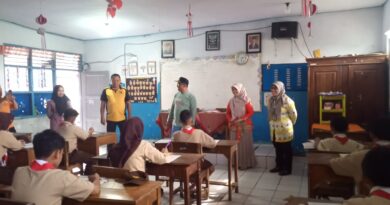 Camat Belik dan Kapolsek Monitoring Ujian Sekolah di SDN 01 Belik