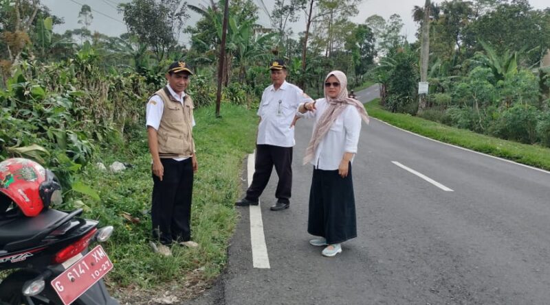 Pengecekan Jalan dan Drainase Belik Gombong Berjalan Lancar