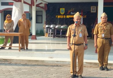 Kecamatan Belik menggelar apel pagi rutin yang diikuti oleh seluruh jajaran Aparatur Sipil Negara (ASN)