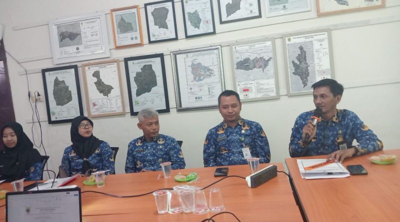 Kecamatan Belik Gelar Monev dan Bintek Bersama Dinpermasdes Pemalang di Ruang Klinik kec. Belk.